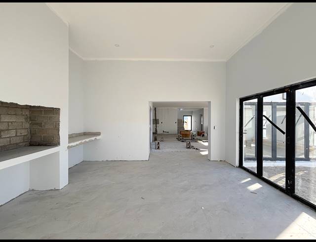 4 BEDROOM HOUSE FOR SALE IN SANDOWN